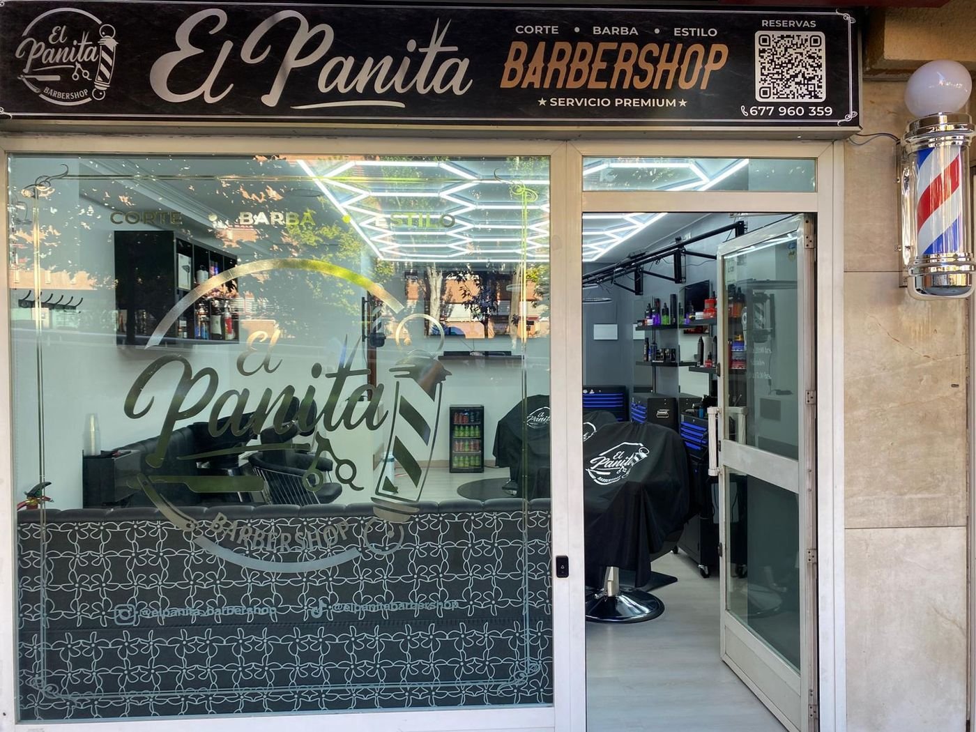 Fachada de El Panita Barbershop en la calle Ramon Gomez de la Serna, Madrid